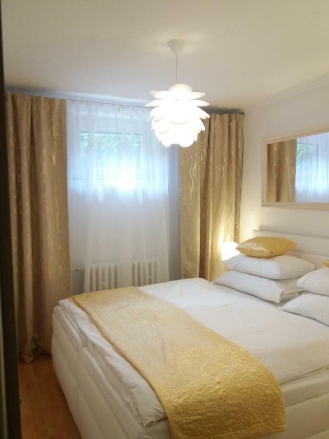 Apartman Amalia Μπάνσκα Μπίστριτσα Εξωτερικό φωτογραφία